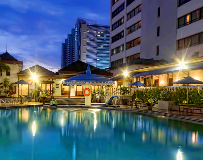 Jayakarta Hotel Jakarta Pool at Night